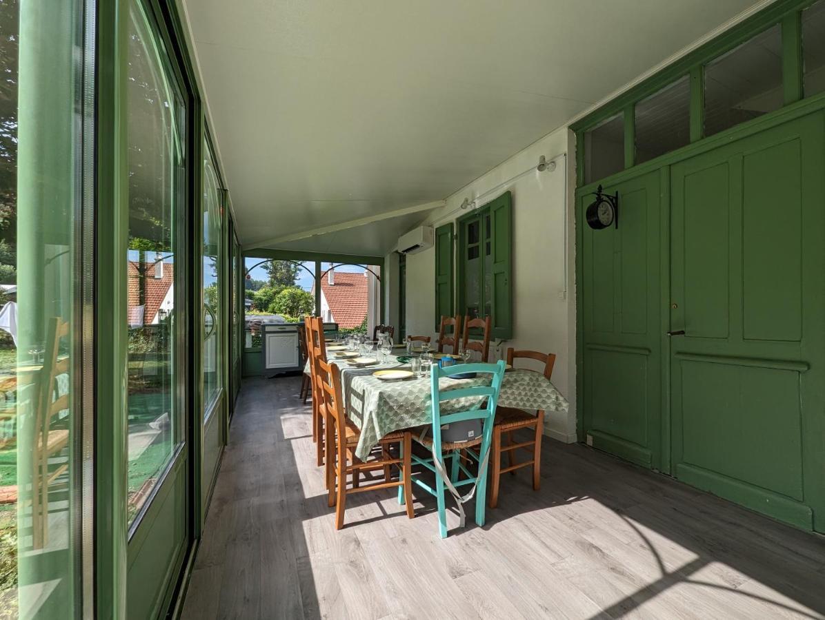Maison Des Annees 30 - Vic-Sur-Cere - 14 Personnes Extérieur photo
